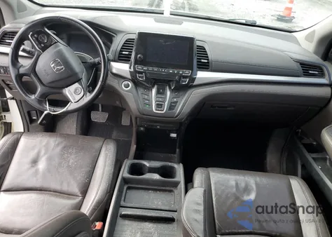 2018 Honda Odyssey Touring z USA, uszkodzony, nr VIN 5FNRL6H8XJB063654